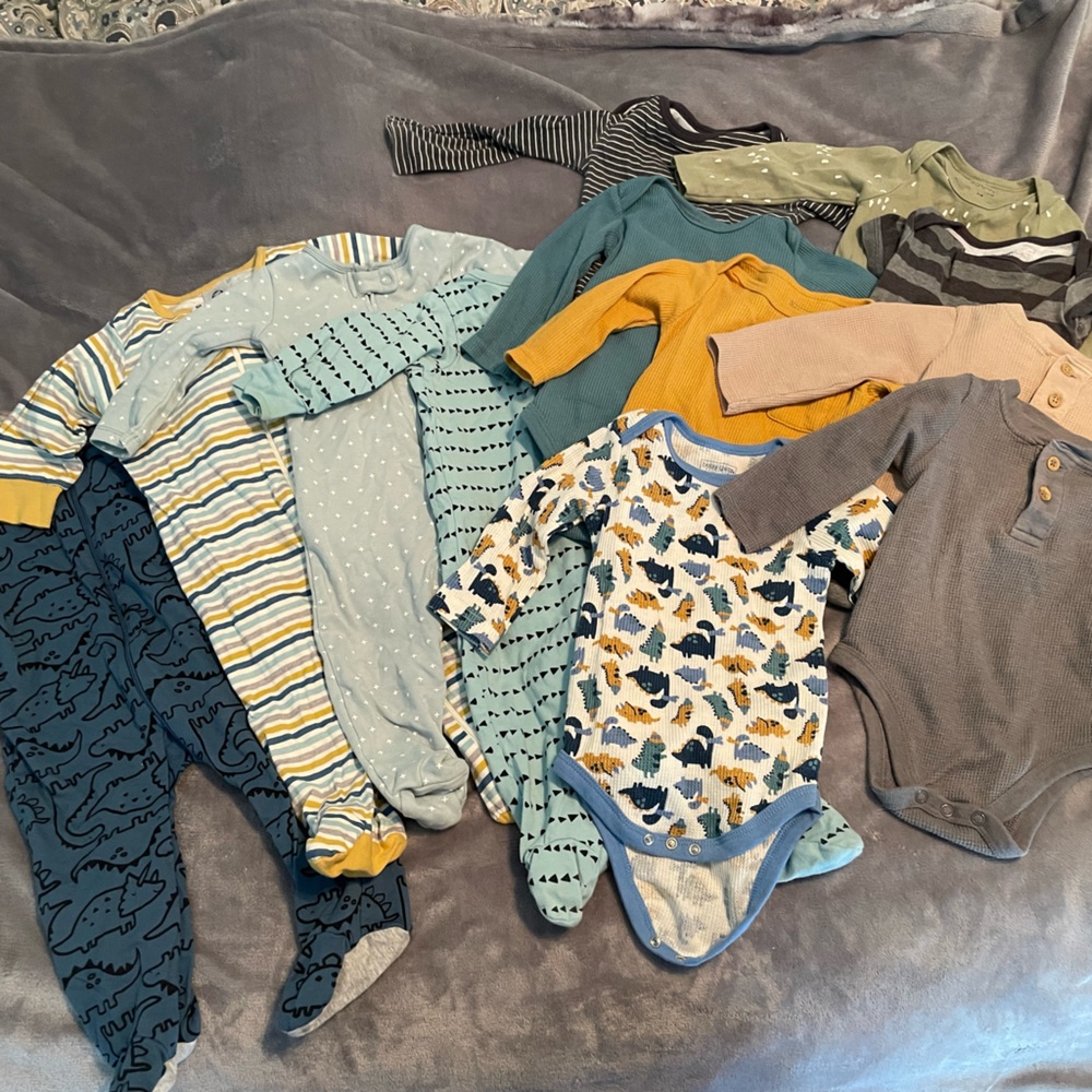 Lot of 4 Baby Boy’s Footed Pajamas & 8 Onsies Size 6-9 Months